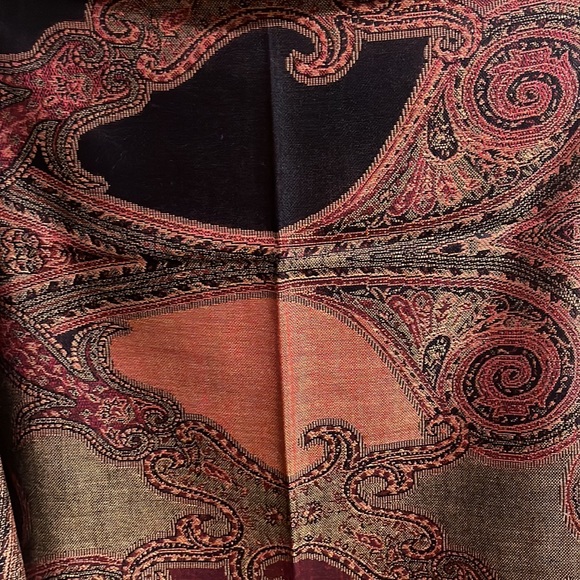 Ladies Scarf/Wrap EUC - Picture 2 of 4